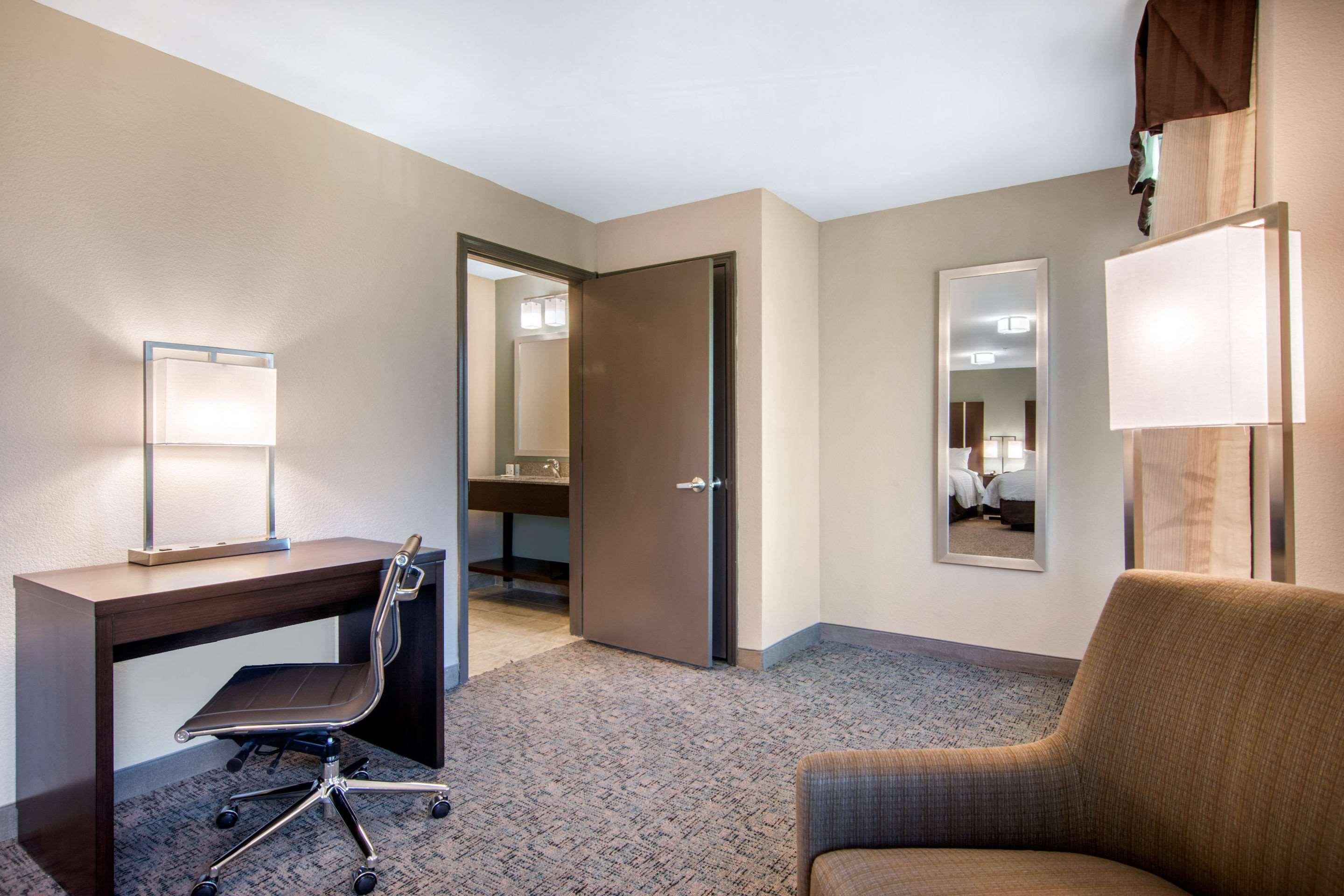 Clarion Inn & Suites Atlanta Downtown Екстер'єр фото