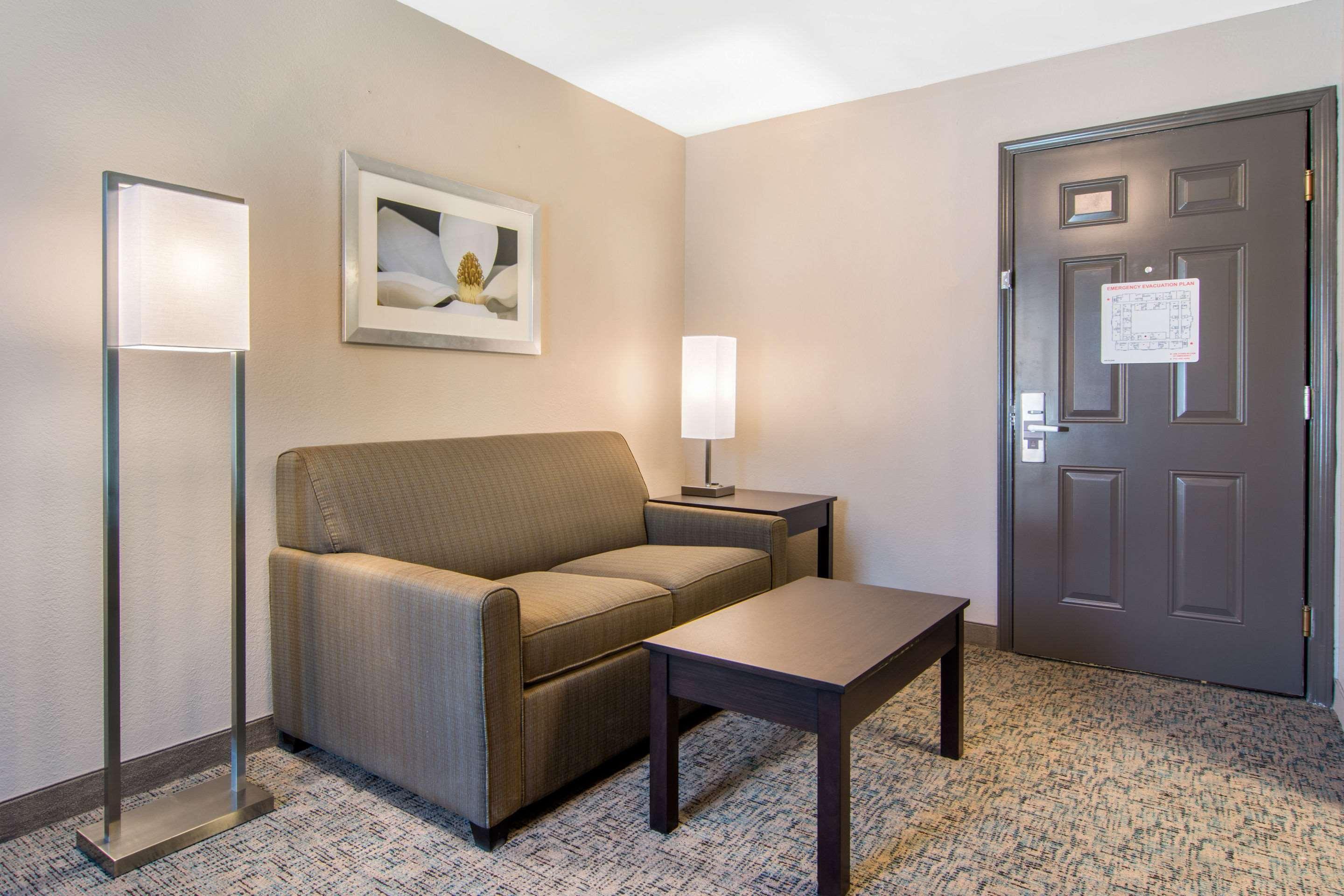 Clarion Inn & Suites Atlanta Downtown Екстер'єр фото