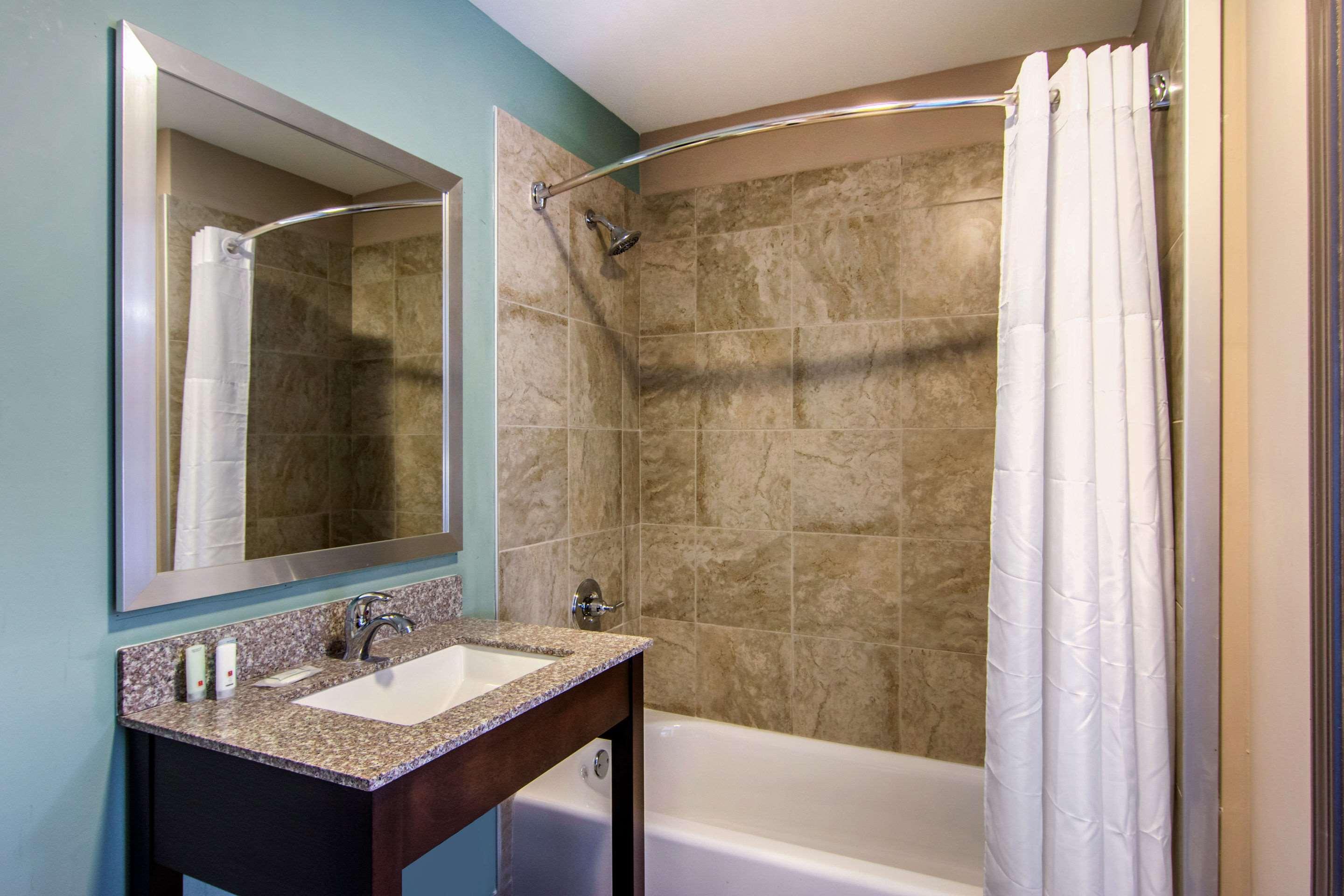 Clarion Inn & Suites Atlanta Downtown Екстер'єр фото