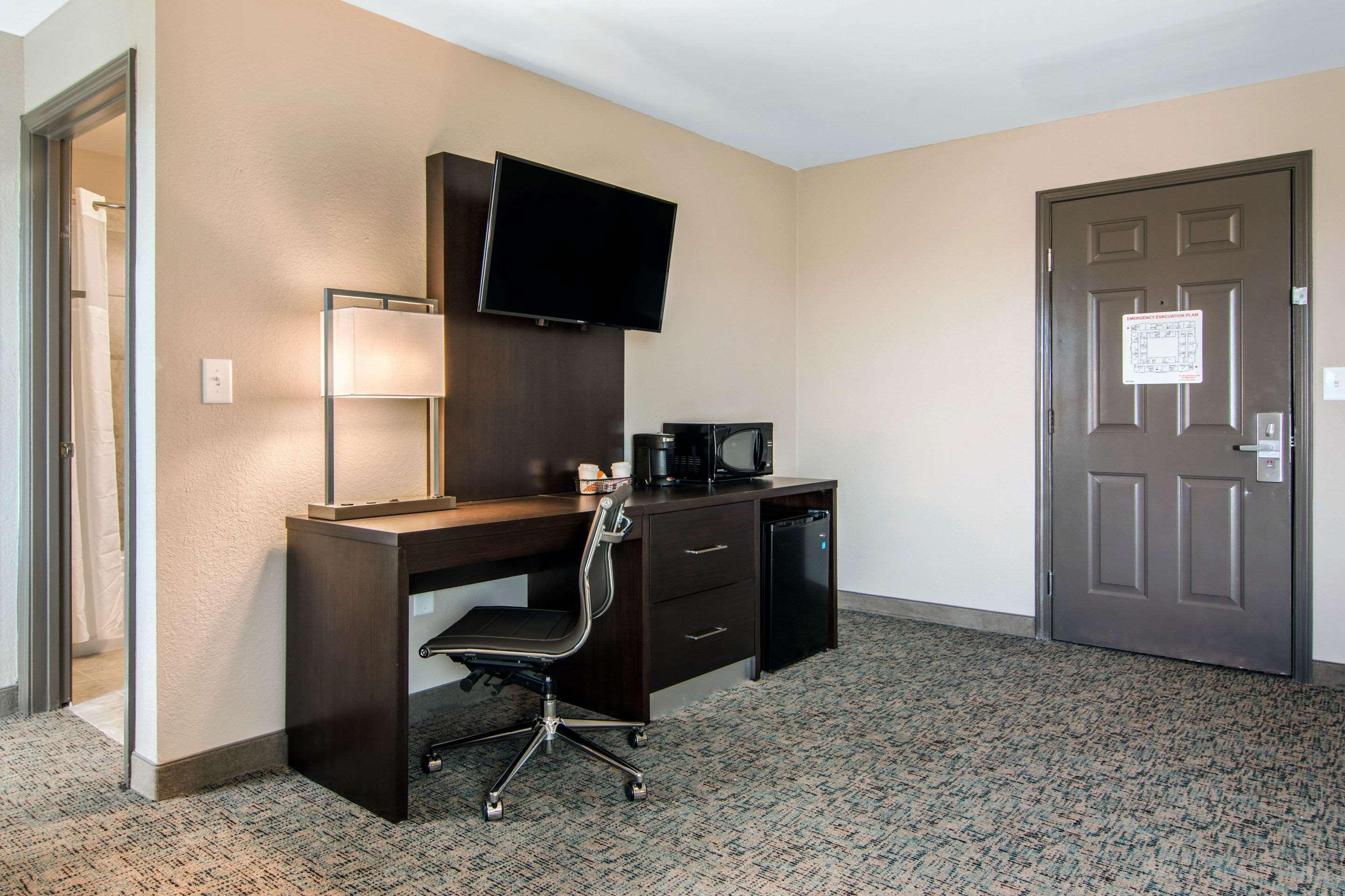 Clarion Inn & Suites Atlanta Downtown Екстер'єр фото