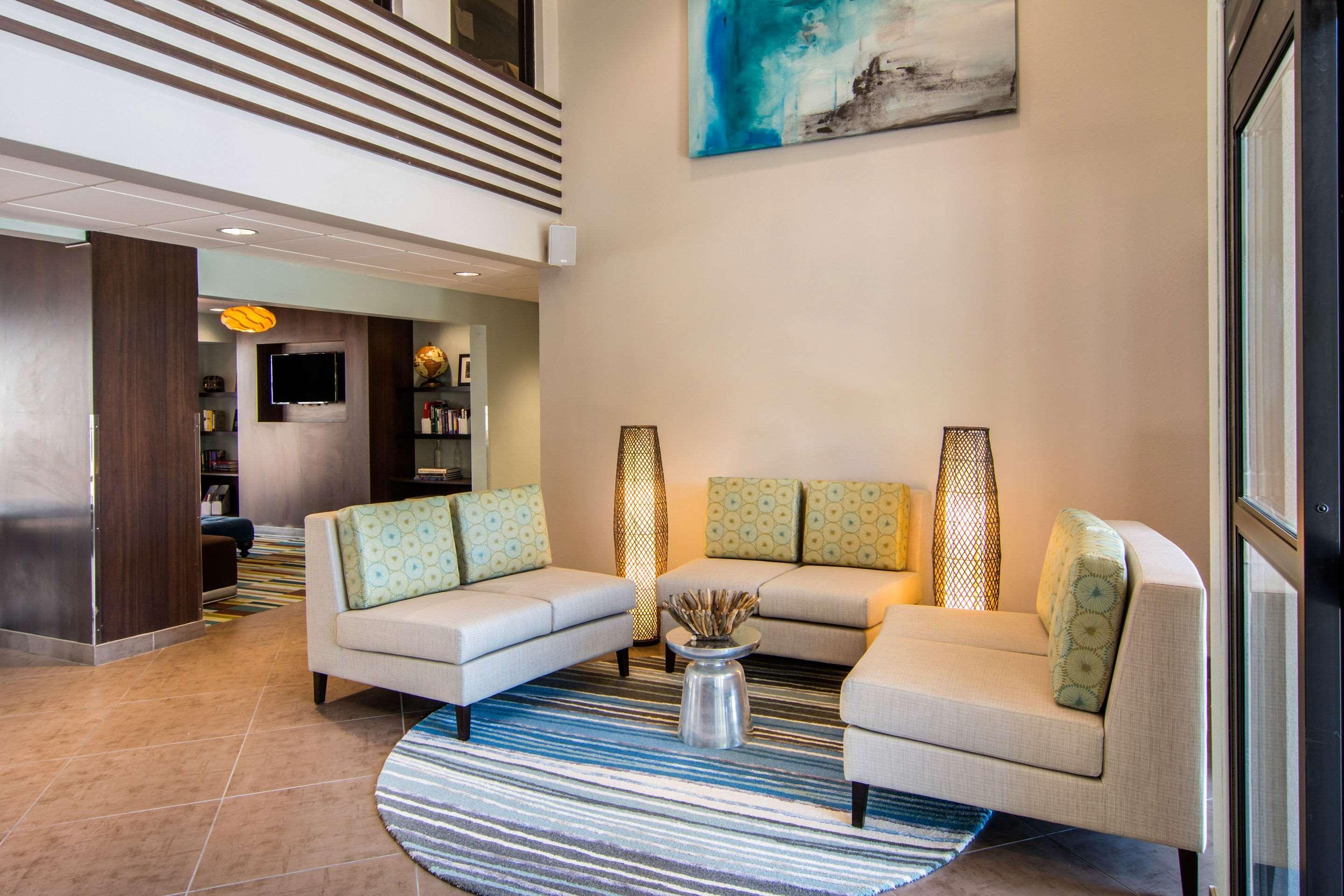 Clarion Inn & Suites Atlanta Downtown Екстер'єр фото