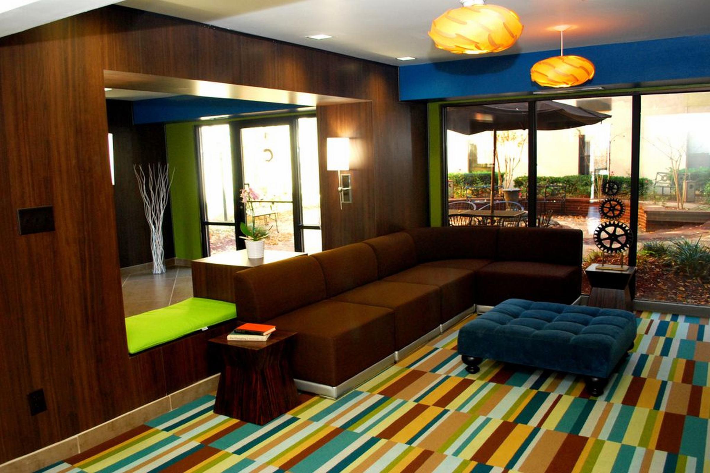 Clarion Inn & Suites Atlanta Downtown Екстер'єр фото