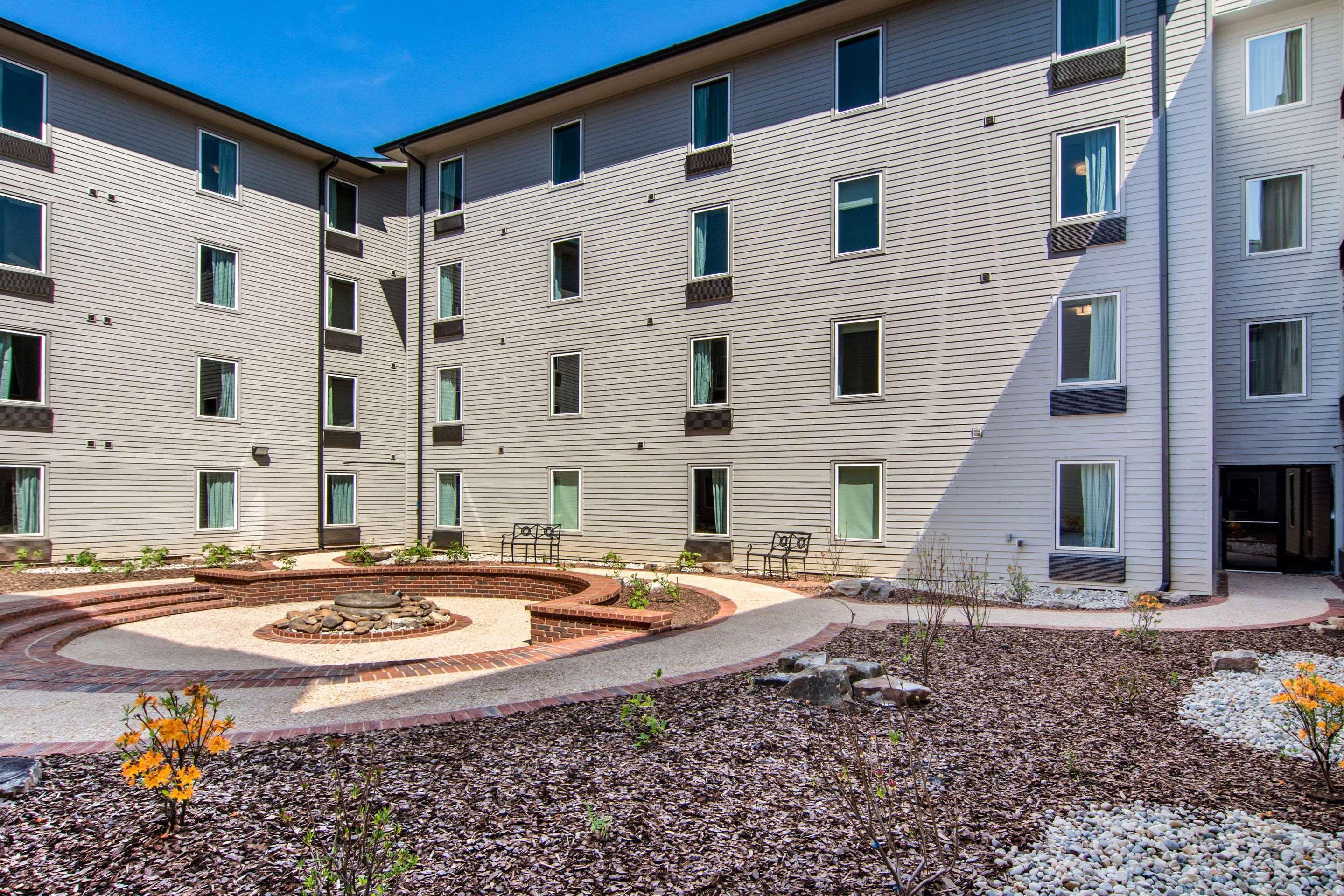 Clarion Inn & Suites Atlanta Downtown Екстер'єр фото