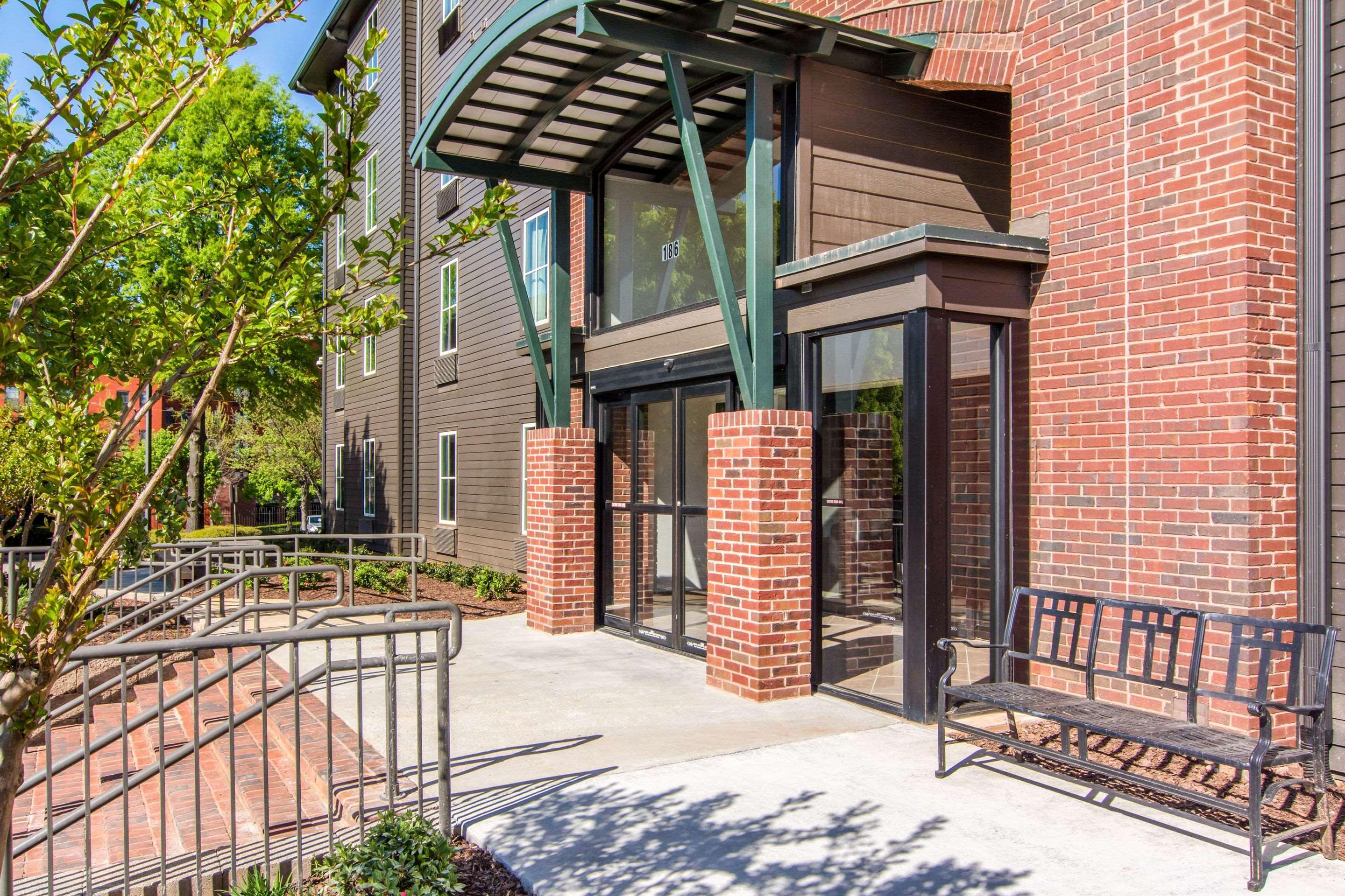 Clarion Inn & Suites Atlanta Downtown Екстер'єр фото